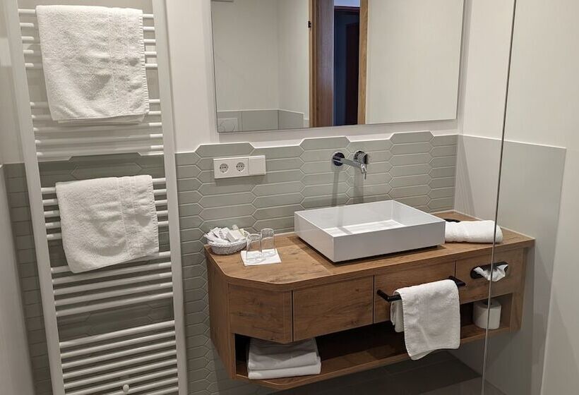 컴포트 룸, Wirthshof Hotel & Chalets