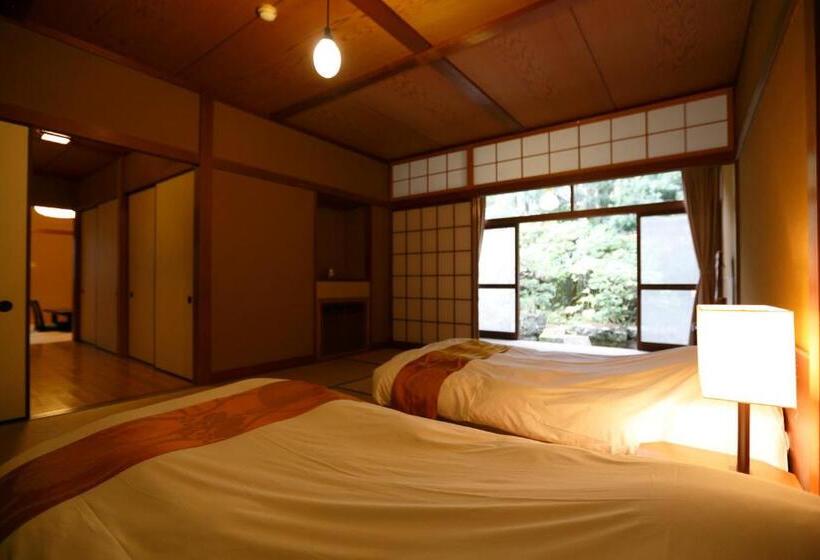 Quarto Quádruplo Estandar, Yukairo Kikuya