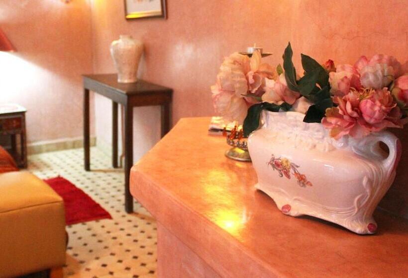 سوییت جونیور, Riad Alida