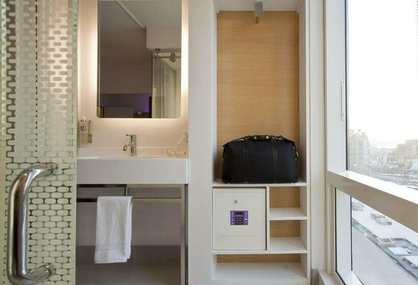 اتاق پرمیوم, Yotel New York Times Square
