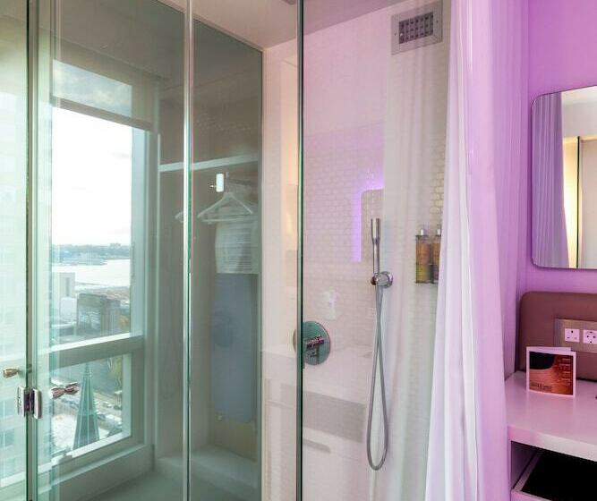 اتاق پرمیوم, Yotel New York Times Square