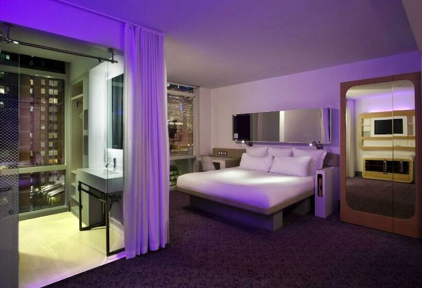 سوئیت جونیور با تخت بزرگ, Yotel New York Times Square