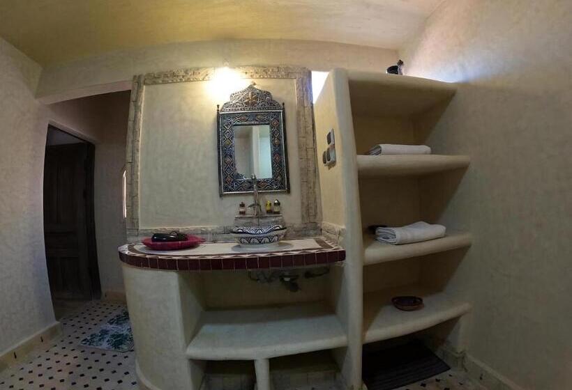 سوییت لوکس, Tafsut Dades Guesthouse Stay With Locals