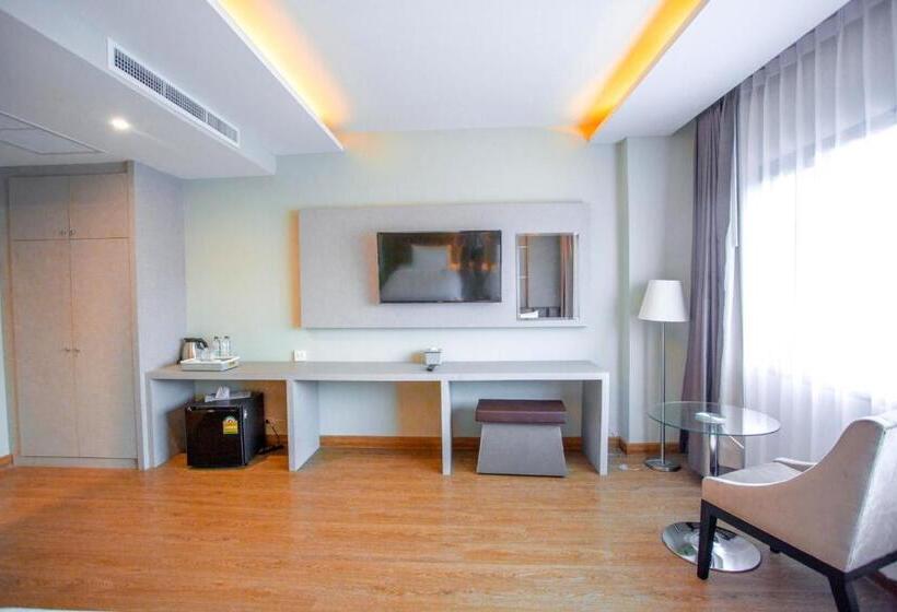اتاق لوکس, The Cheewin Hotel And Convention