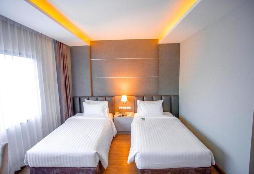 اتاق لوکس, The Cheewin Hotel And Convention