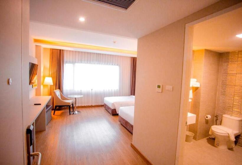 اتاق لوکس, The Cheewin Hotel And Convention