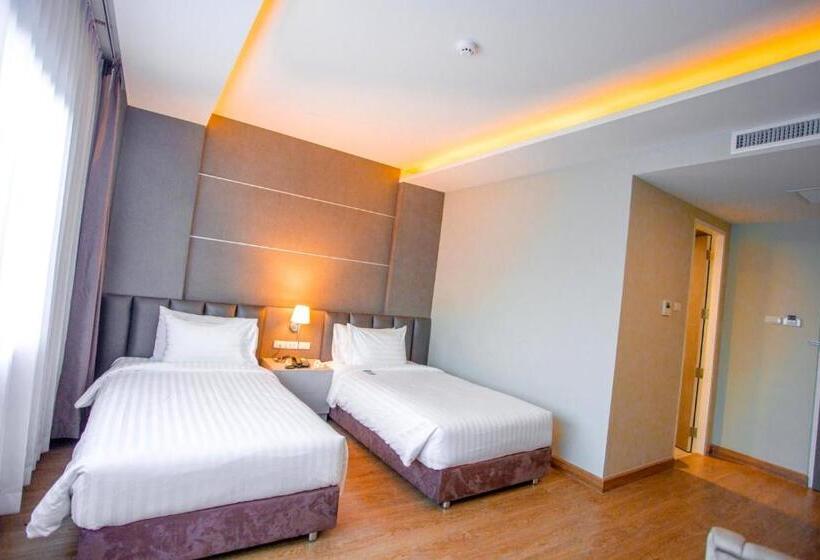 اتاق لوکس, The Cheewin Hotel And Convention