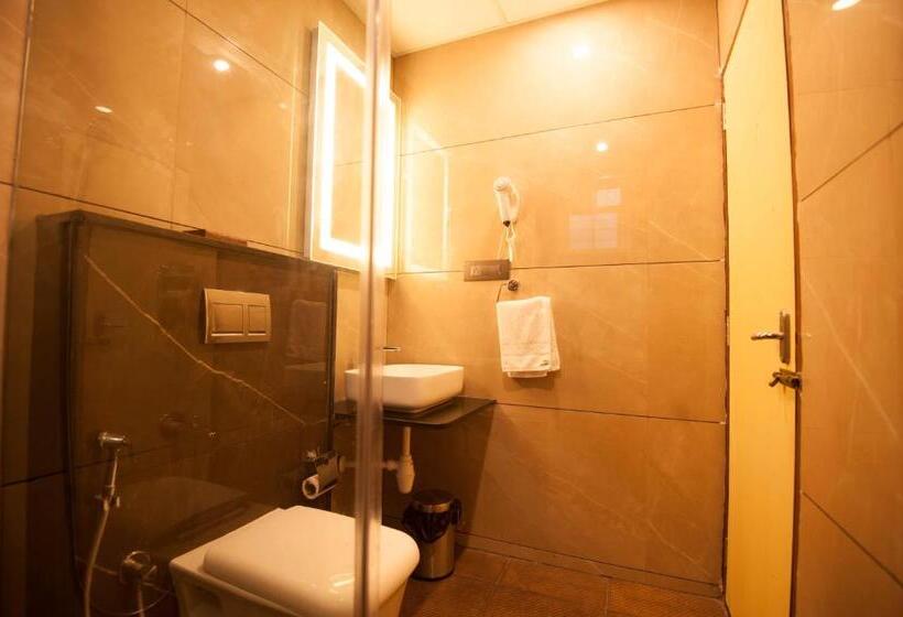 バルコニー付きスタンダードステューディオ, Mc Suites Mysuru