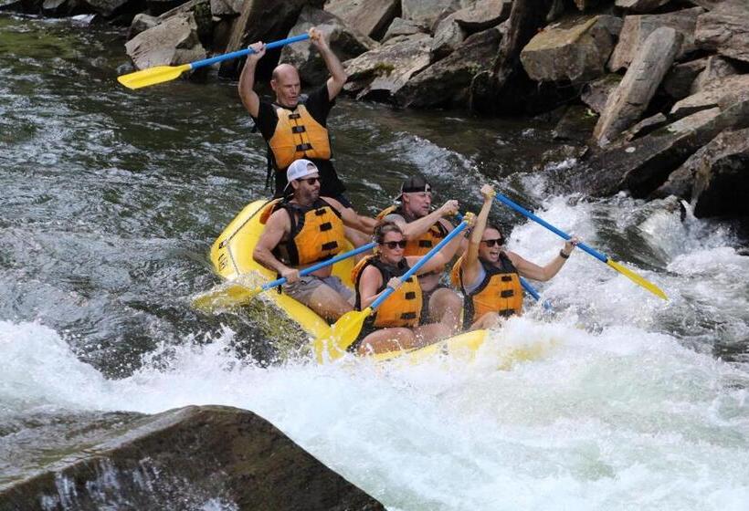 Апартаменты 1 Спальня с Видом, The Lodge Nantahala River