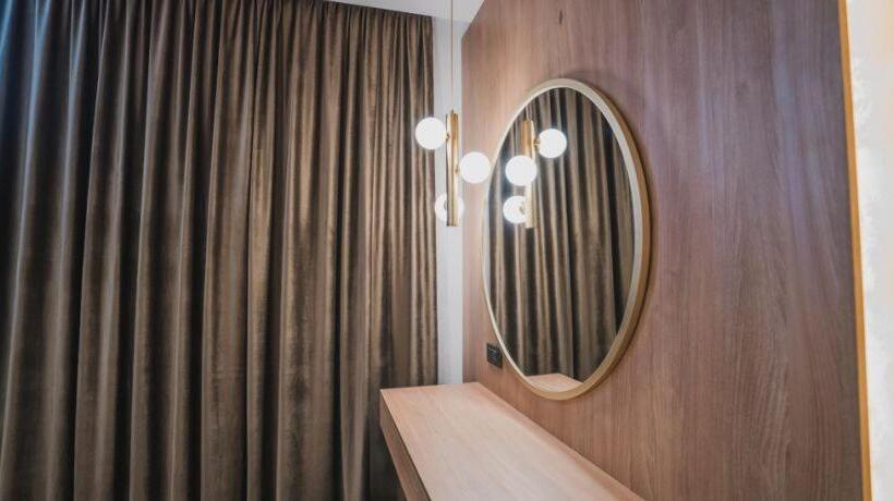 1 Bedroom Apartment Lake View, Panoramic Colibita