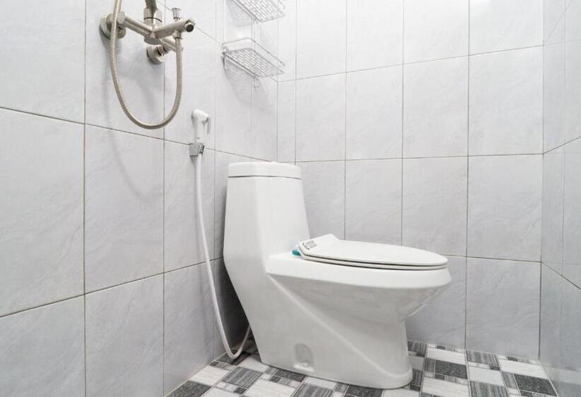 Номер Economy, Brilliant Residence Gading Serpong Redpartner