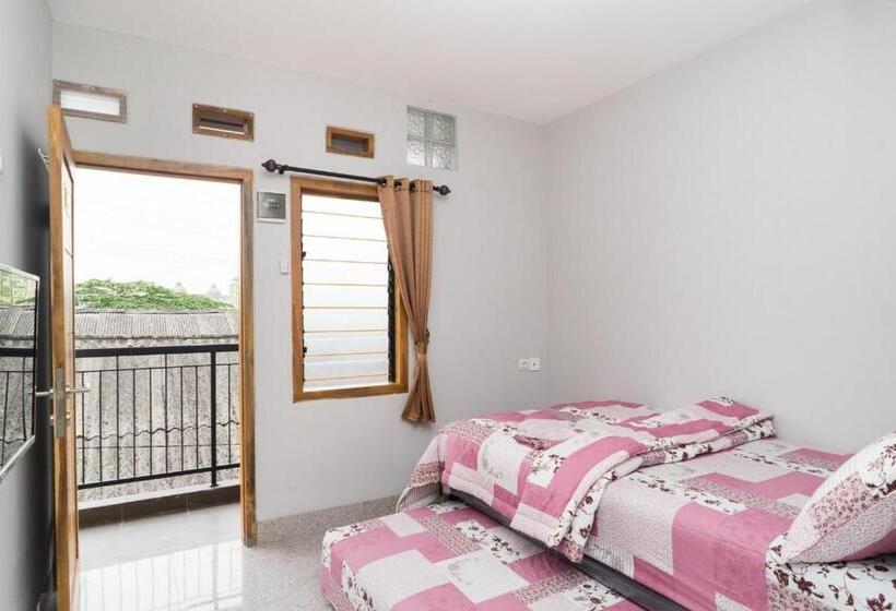 Номер Economy, Brilliant Residence Gading Serpong Redpartner