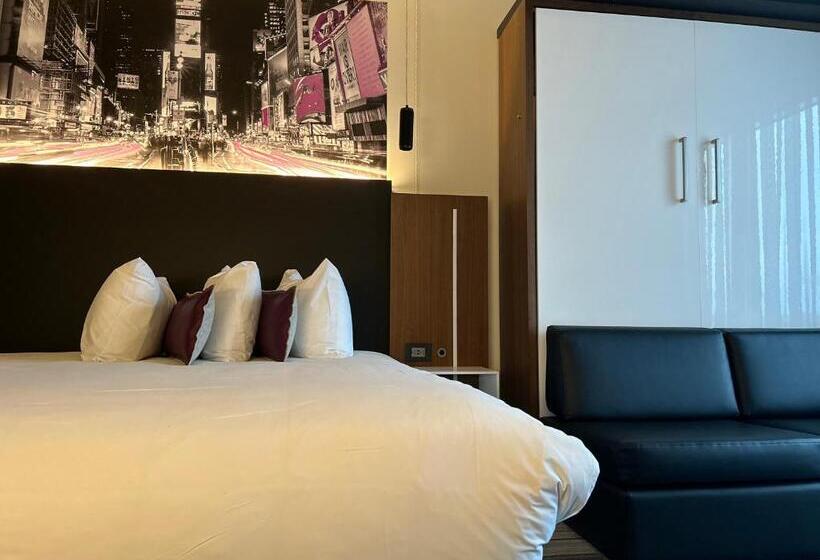 Номер Superior Кровать Кинг, Grand Hotel Times Blainville Mirabel