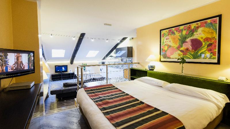 استودیوی استاندارد, Residence Sacchi Apart