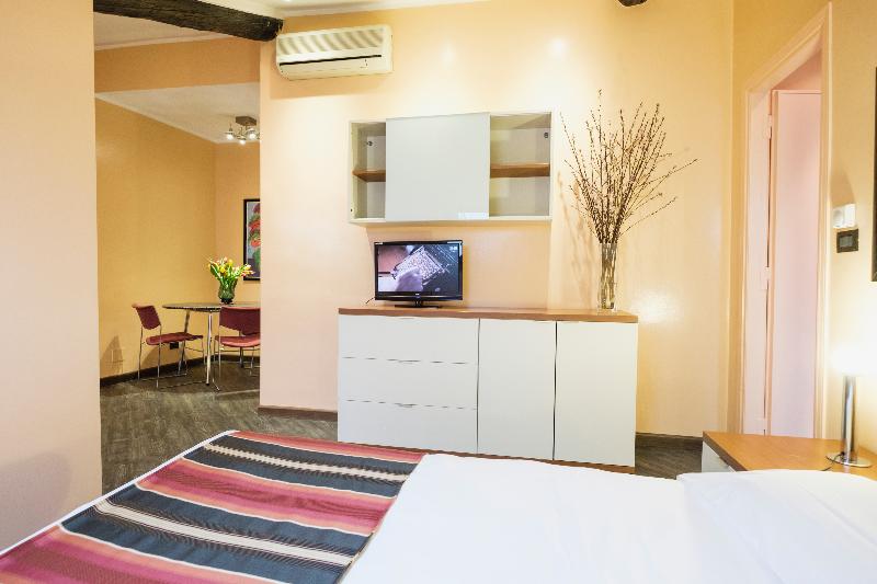 استودیوی استاندارد, Residence Sacchi Apart
