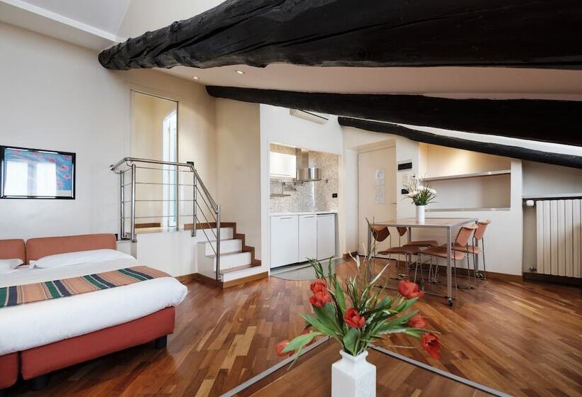 استودیو ساده, Residence Sacchi Apart