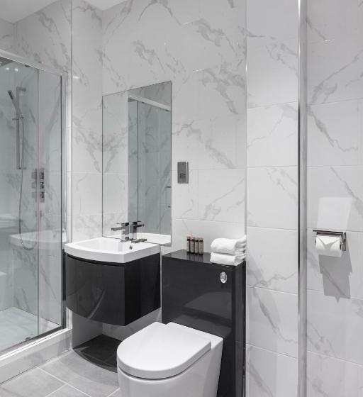 Family Suite, Aptel East