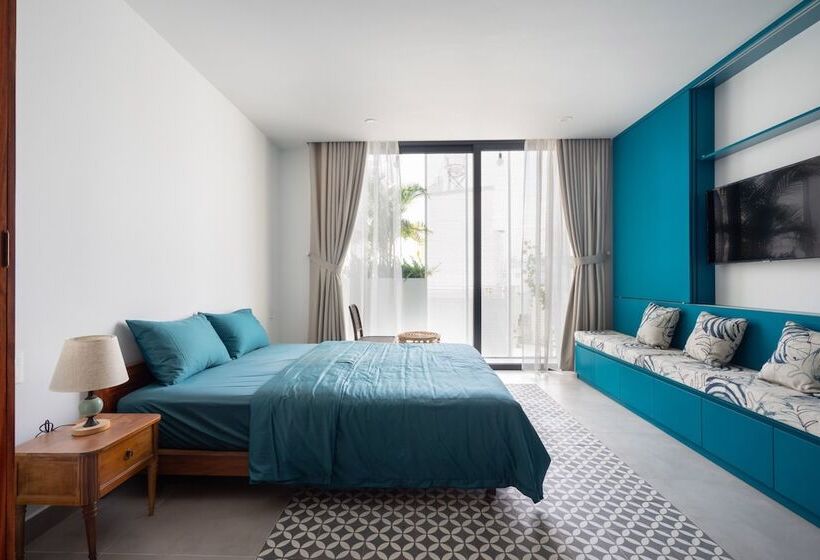 سوئیت با بالکن, Joohouse Lux