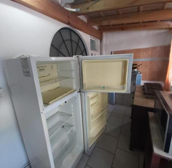 بانگلوی استاندارد 2 خوابه, Ayalamar Manzanillo