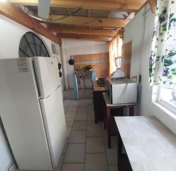 بانگلوی استاندارد 2 خوابه, Ayalamar Manzanillo