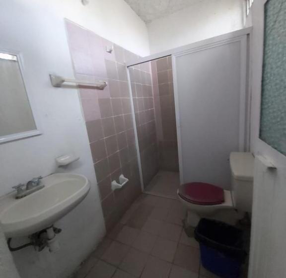 بانگلوی استاندارد 2 خوابه, Ayalamar Manzanillo