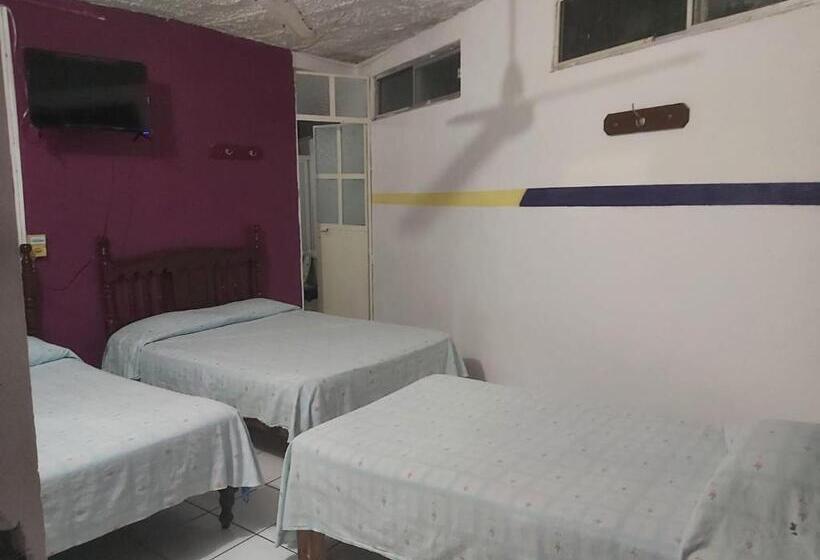 بانگلوی استاندارد 2 خوابه, Ayalamar Manzanillo