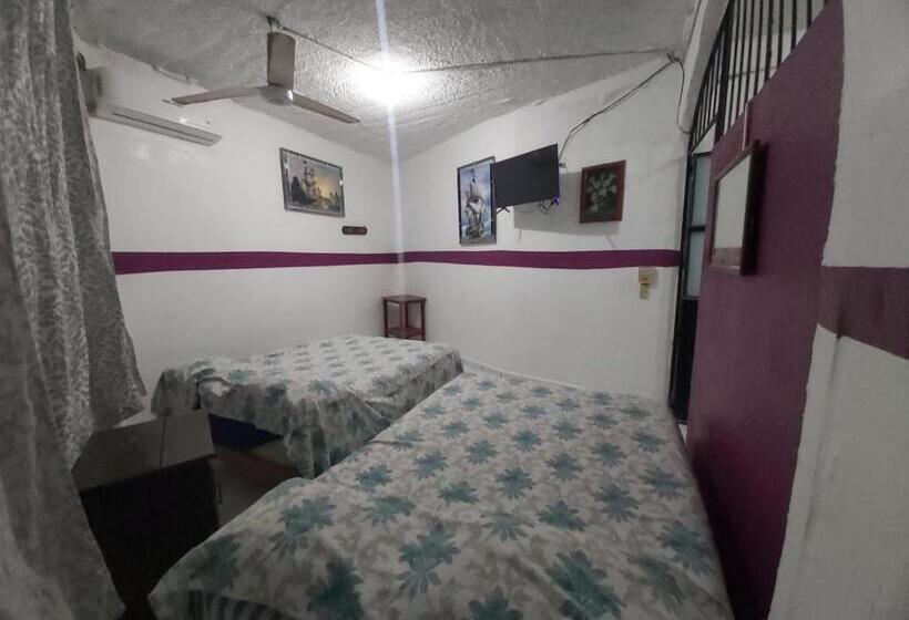 بانگلوی استاندارد 2 خوابه, Ayalamar Manzanillo