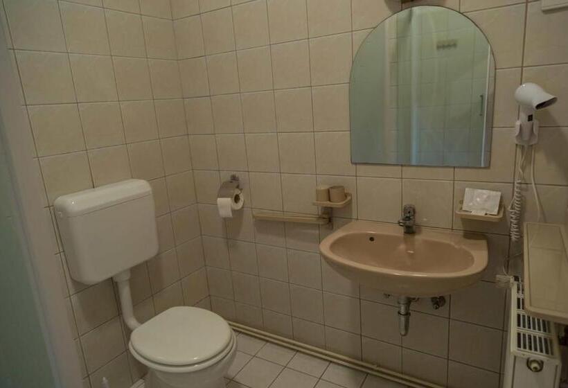 استودیوی استاندارد, Arina Villa