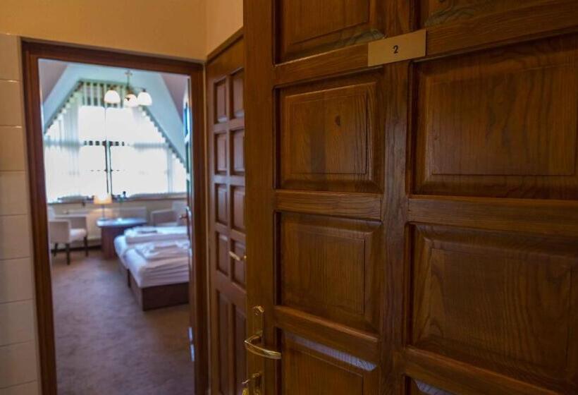 استودیوی استاندارد, Arina Villa