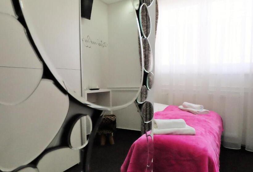 سوییت, Luwiana Suites