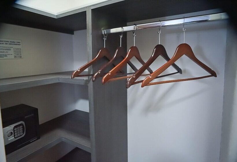 Habitació Estàndard, Expo Abastos