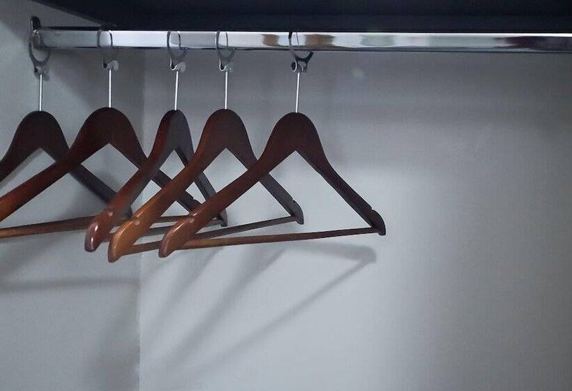 Habitació Estàndard, Expo Abastos