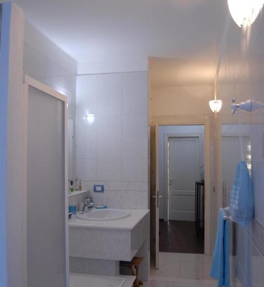 带阳台标准四人间, B&b Filomena