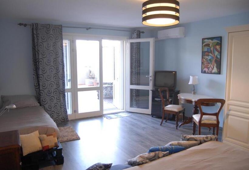 带花园景观的标准三人间, B&b Filomena