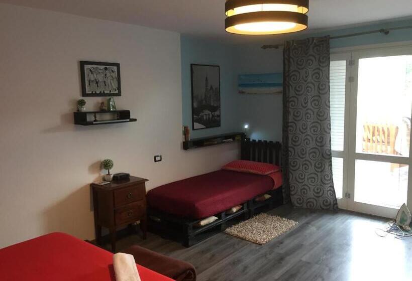 带花园景观的标准三人间, B&b Filomena