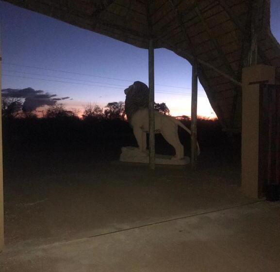 Номер Стандарт Вид на Сад, Simba Safaris African Pride Exotic Lodge
