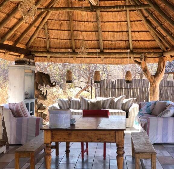 اتاق کلاس بیزنس, Simba Safaris African Pride Exotic Lodge