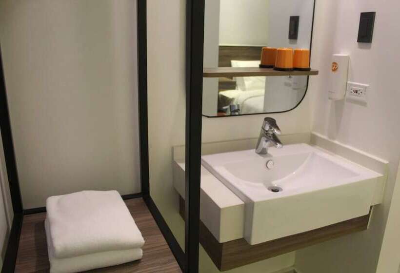 اتاق سوپریور, Go Hotels Plus Tuguegarao