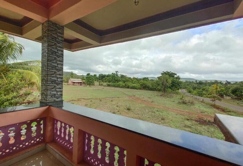 Номер Стандарт с Балконом, Shanti Guest House