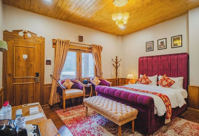 Premium room w/ mountain view, Skyview By Empyrean