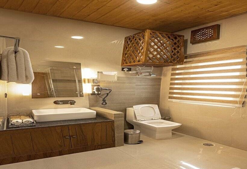 Premium room w/ mountain view, Skyview By Empyrean