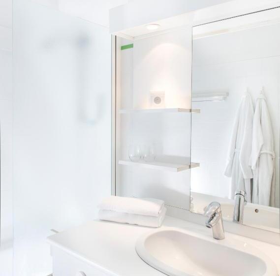 اتاق استاندارد چهار تخته, Hôtel Valdys Thalasso & Spa   L Escale Marine