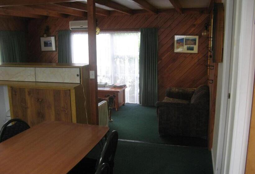 Семейный Номер, Tongariro River Motel