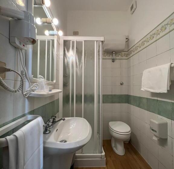 اتاق استاندارد چهار تخته, Villa Primavera