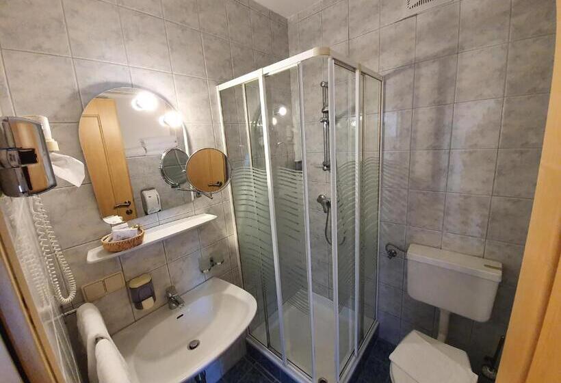 스탠다드 트리플 룸, Gasthof Hotel Zur Post