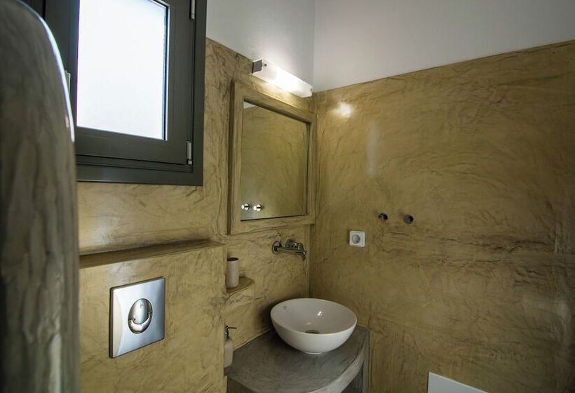 استودیوی استاندارد, Phevos Villa