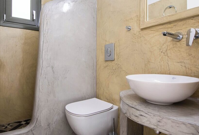 استودیوی استاندارد, Phevos Villa