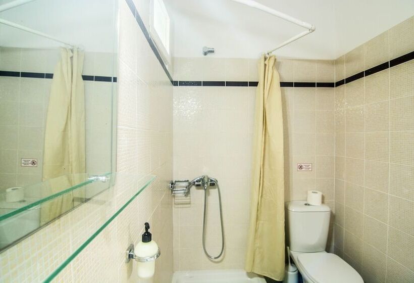 Economy Quadruple Room, Phevos Villa