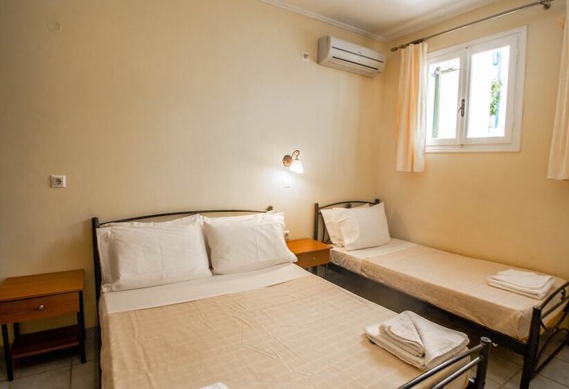 Economy Quadruple Room, Phevos Villa