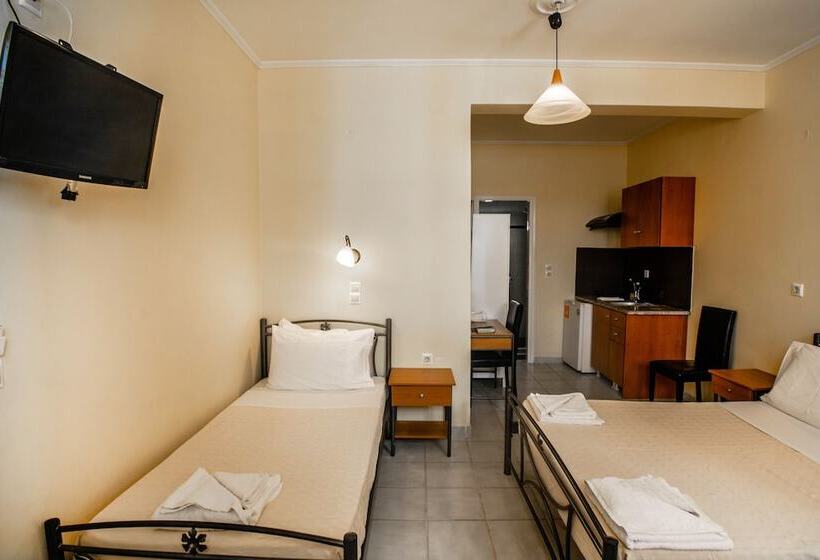 Economy Quadruple Room, Phevos Villa
